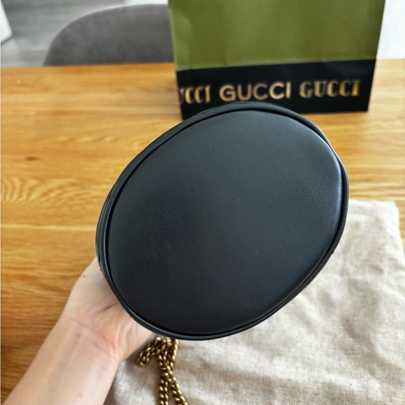 Gucci Marmont Bucket Bag - Picture 6 of 8